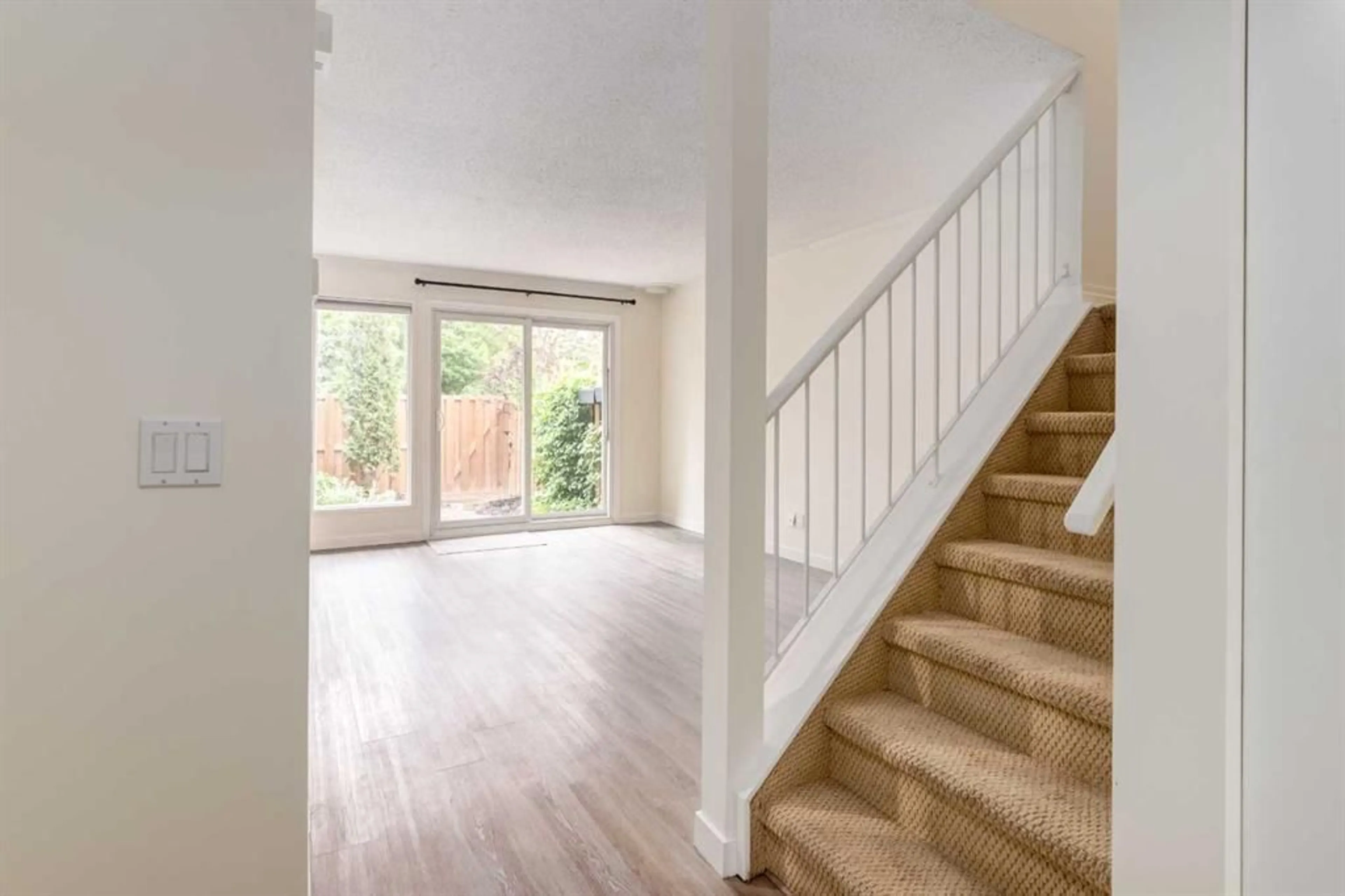 pillar/IMG-A2318561_5.jpg