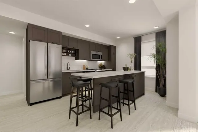 210 18 Ave #302, Calgary 2
