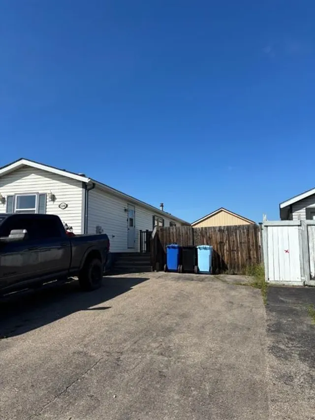 120 Hunter St, Fort McMurray 2
