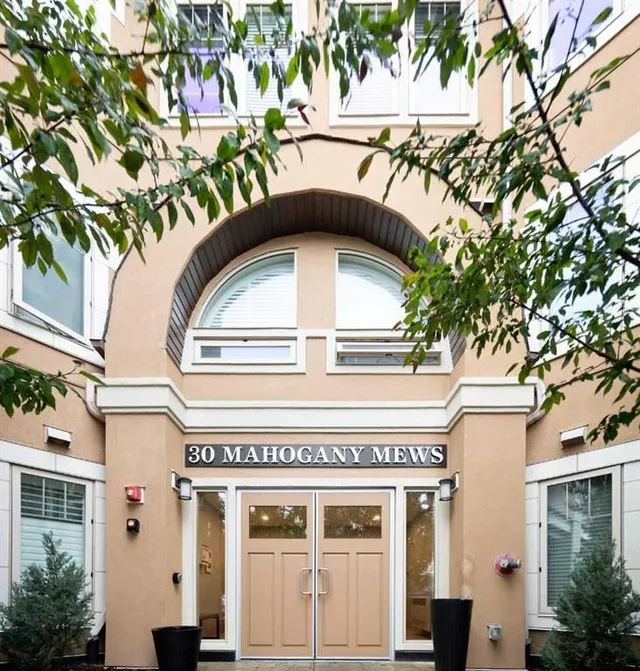 30 Mahogany Mews #112, Calgary 2