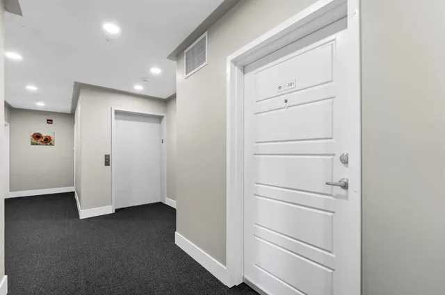 499 Meadow Lake Crt #301, Brooks 4