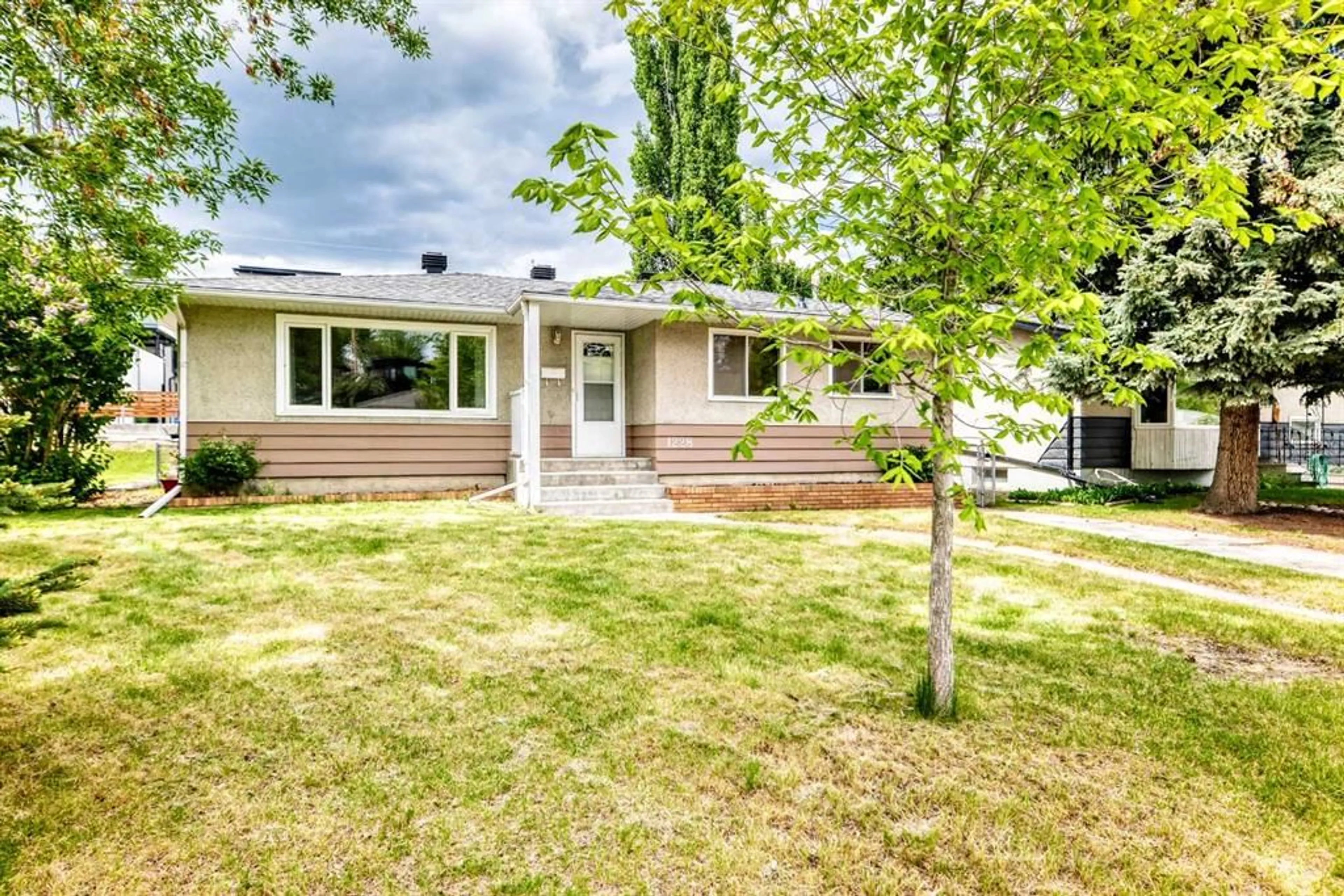 pillar/IMG-A2318980_2.jpg