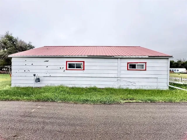 210 1 St, Empress 5