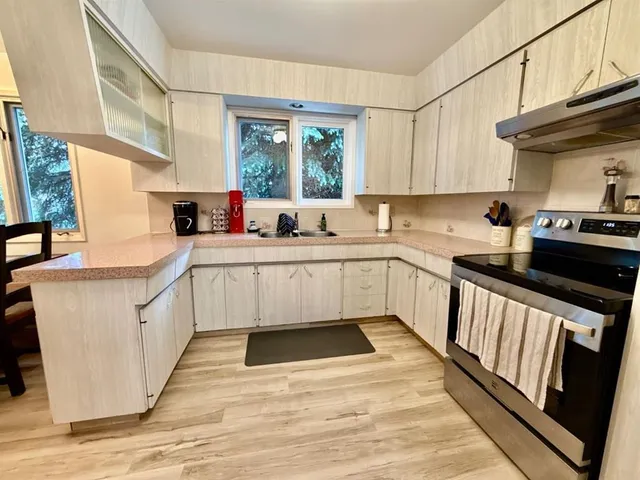 2015 24 St, Lethbridge 4