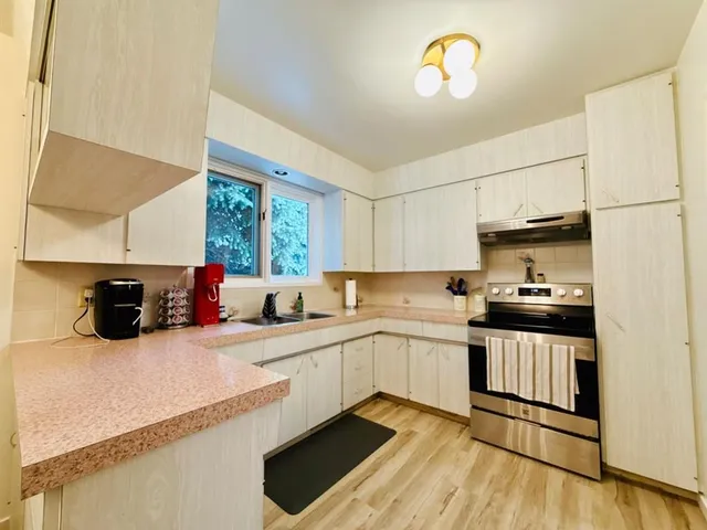 2015 24 St, Lethbridge 5