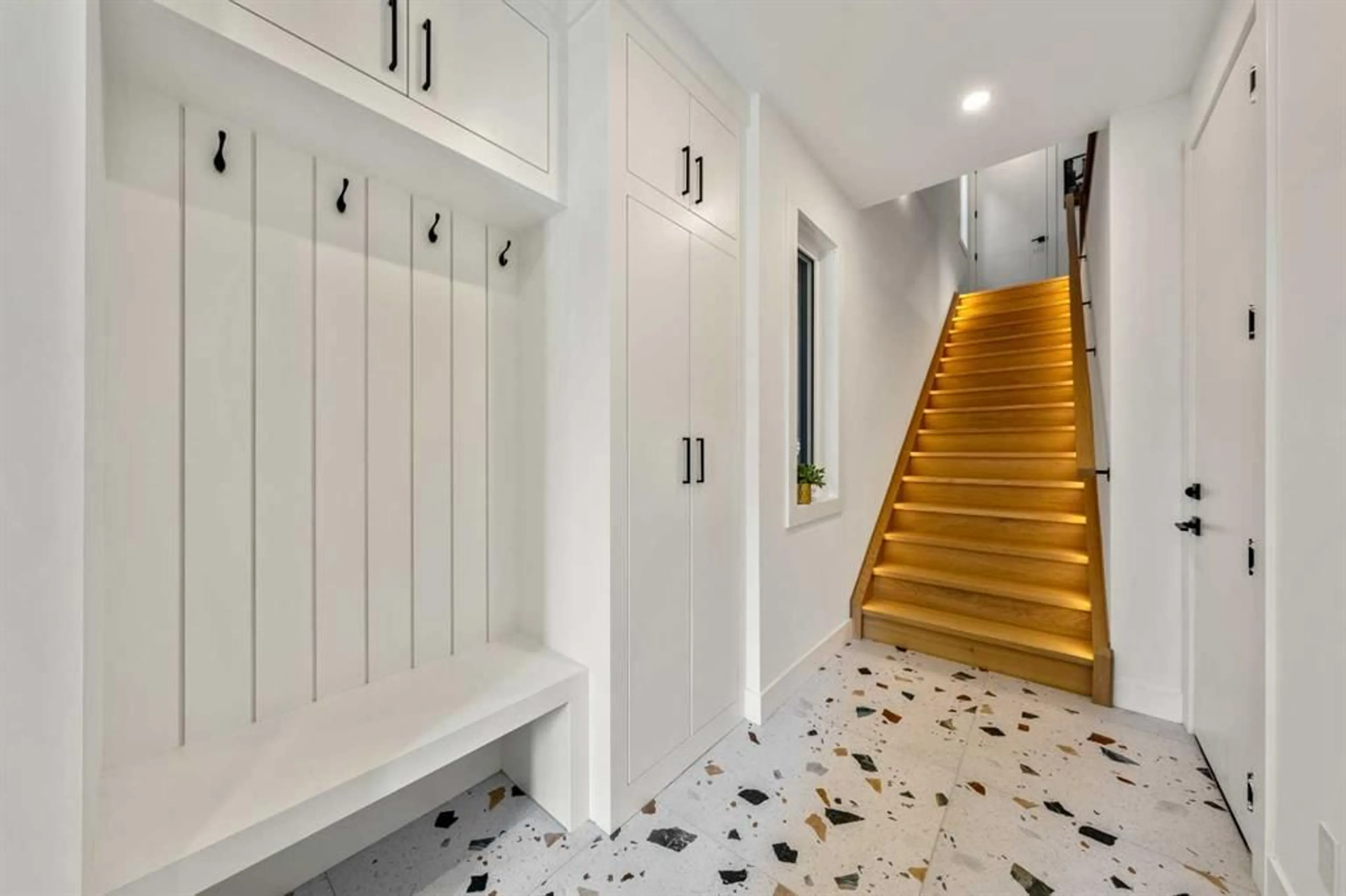 pillar/IMG-A2319413_2.jpg