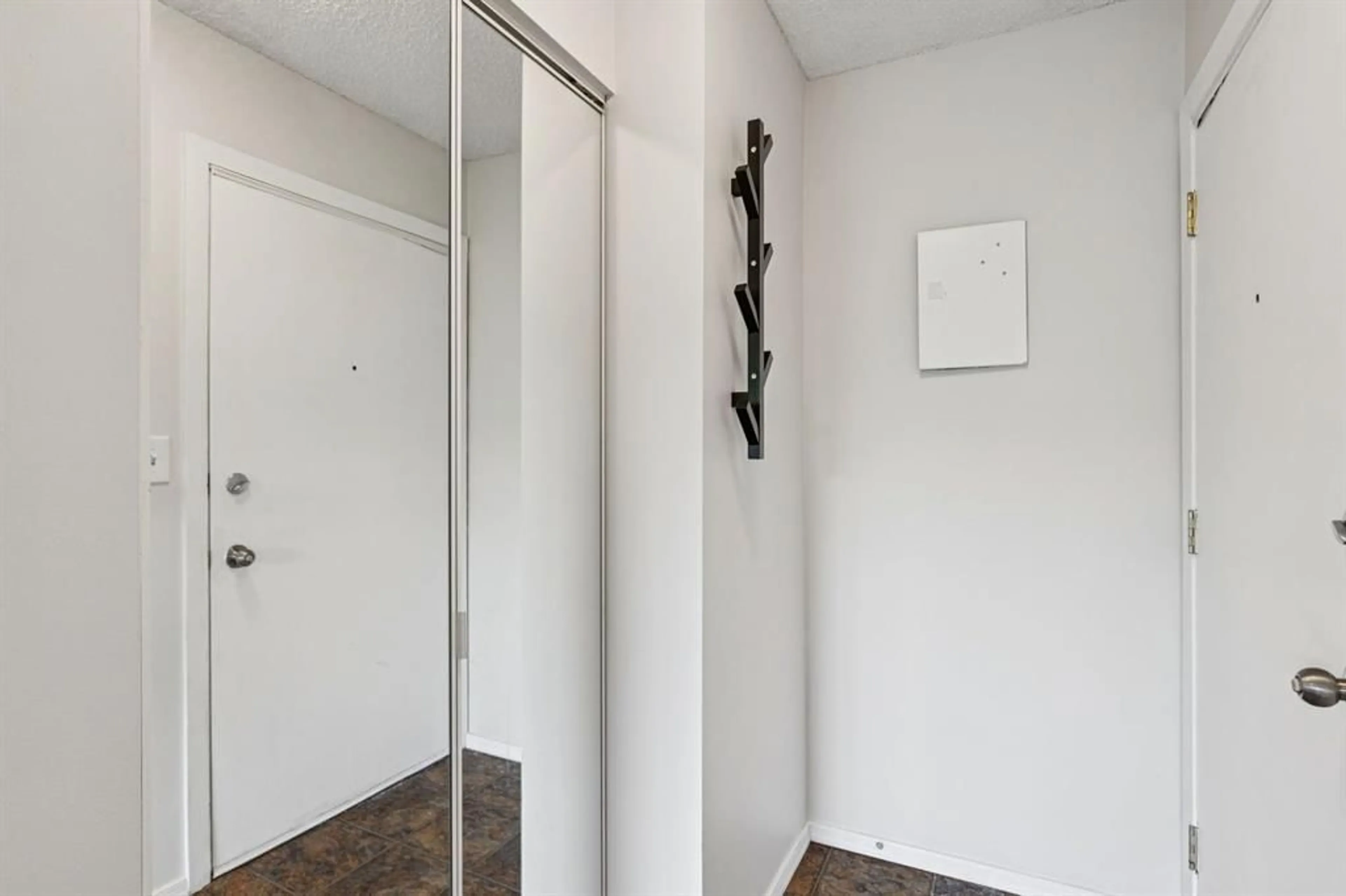 pillar/IMG-A2319644_3.jpg