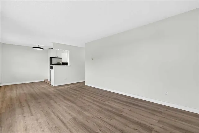 635 57 Ave #302, Calgary 4