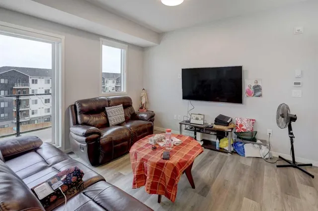 33 Carringham Gate #3415, Calgary 5