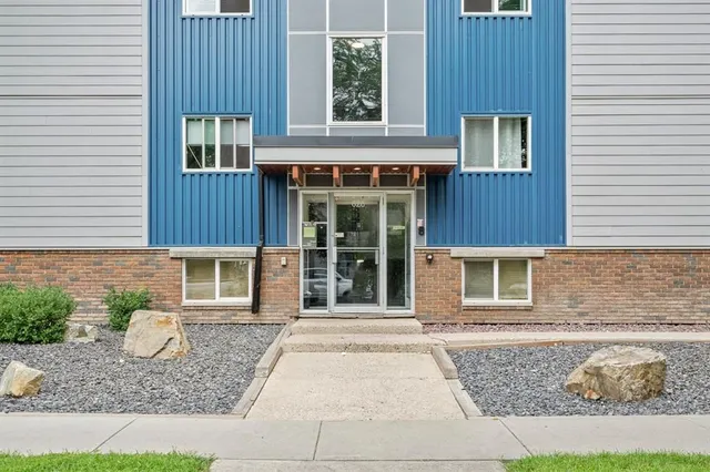 626 2 Ave #201, Calgary 2