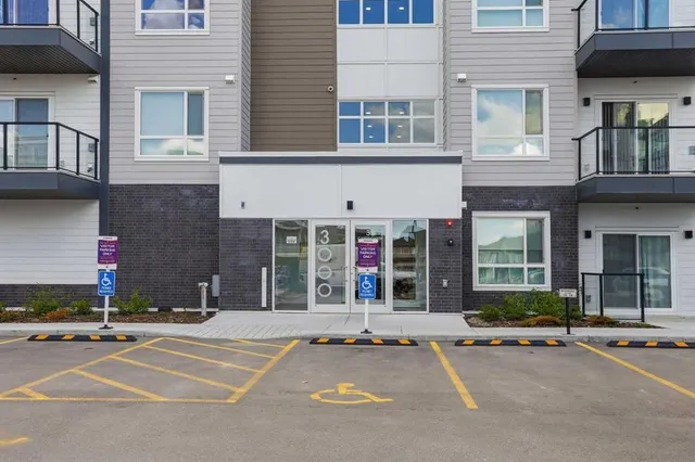 33 Carringham Gate #3304, Calgary 5