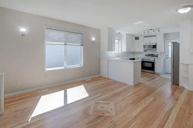 7 Canoe Close, Airdrie 5