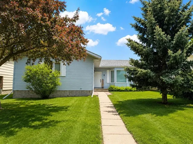 8 Harolds Hollow, Whitecourt 2