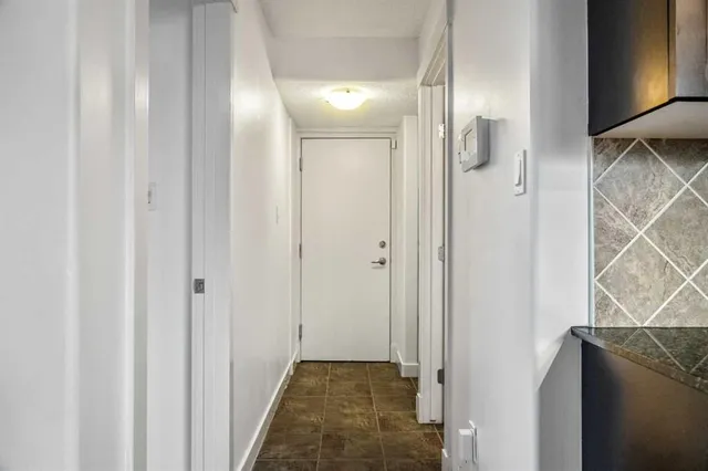 2906 17 Ave #14, Calgary 2