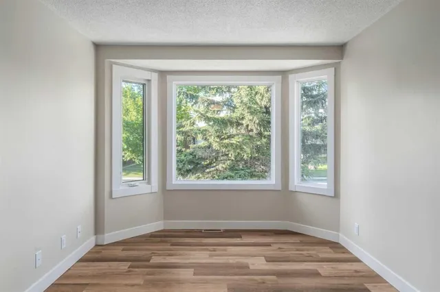 7609 36 Ave, Calgary 5