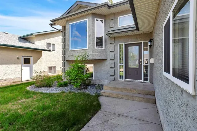 9 Archibald Cres, Red Deer 2