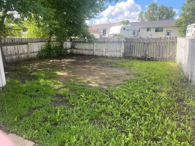 6321-B Enevold Dr, Camrose 4