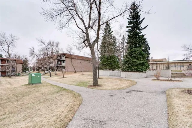 231 Heritage Dr #11A, Calgary 3