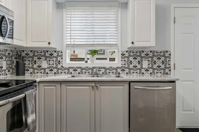 123 Stonemere Pl, Chestermere 4