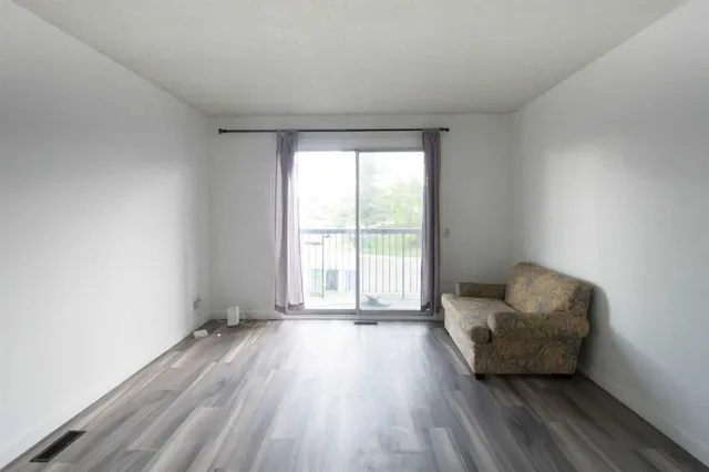 196 Fonda Dr, Calgary 4