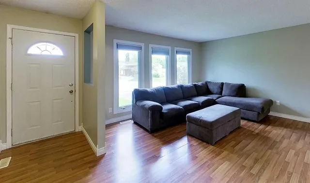 5415 15 Ave, Edson 2