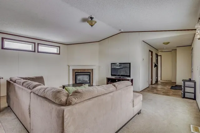 292 Greenwich Lane, Fort McMurray 4