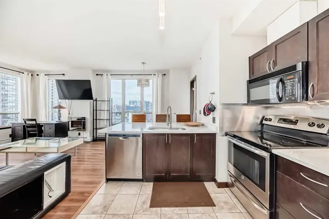 1053 10 St #915, Calgary 3