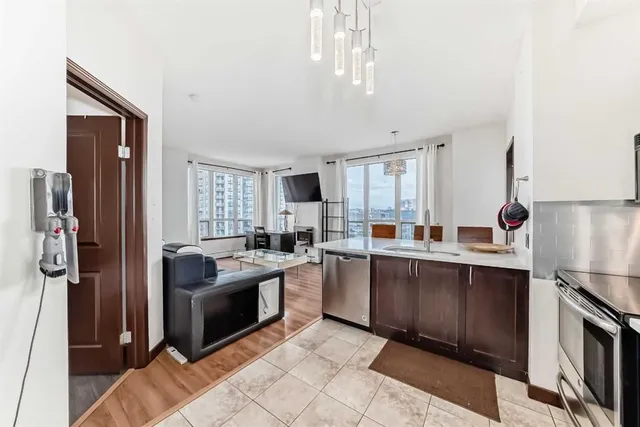 1053 10 St #915, Calgary 4