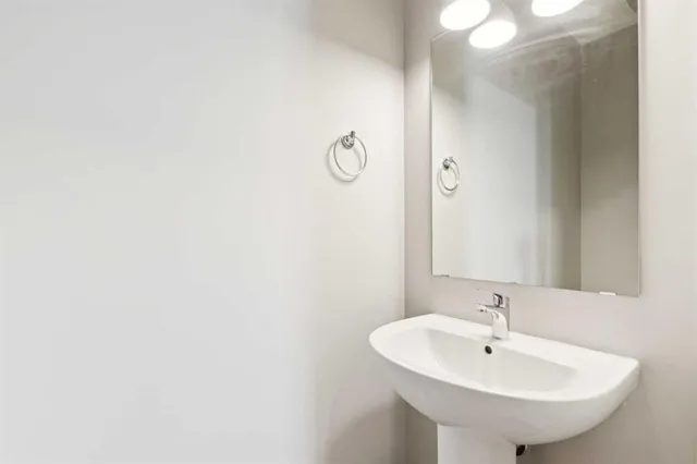 386 Hotchkiss Manor, Calgary 5
