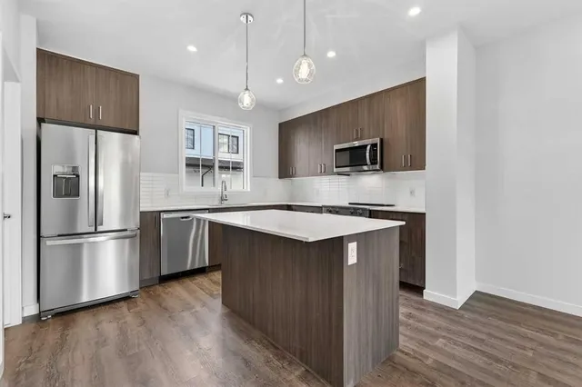 172 Hotchkiss Common, Calgary 2