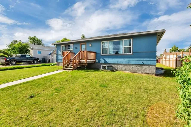 5012 62 Avenue, Ponoka 2