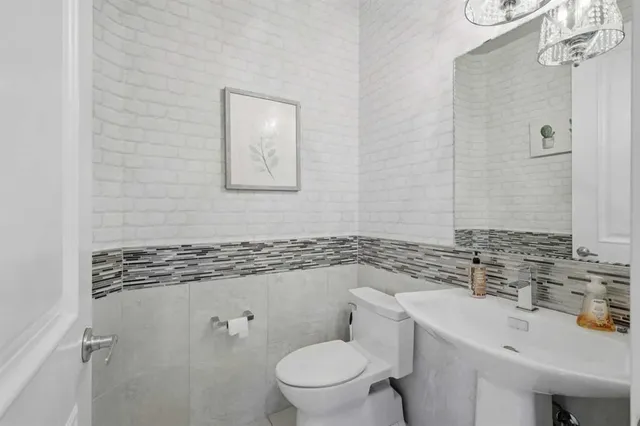 1 Rosewood Rise, Sylvan Lake 4