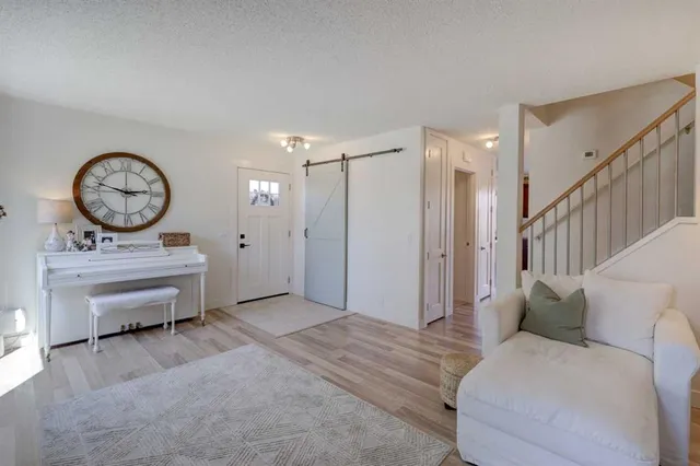 8320 Centre St, Calgary 5