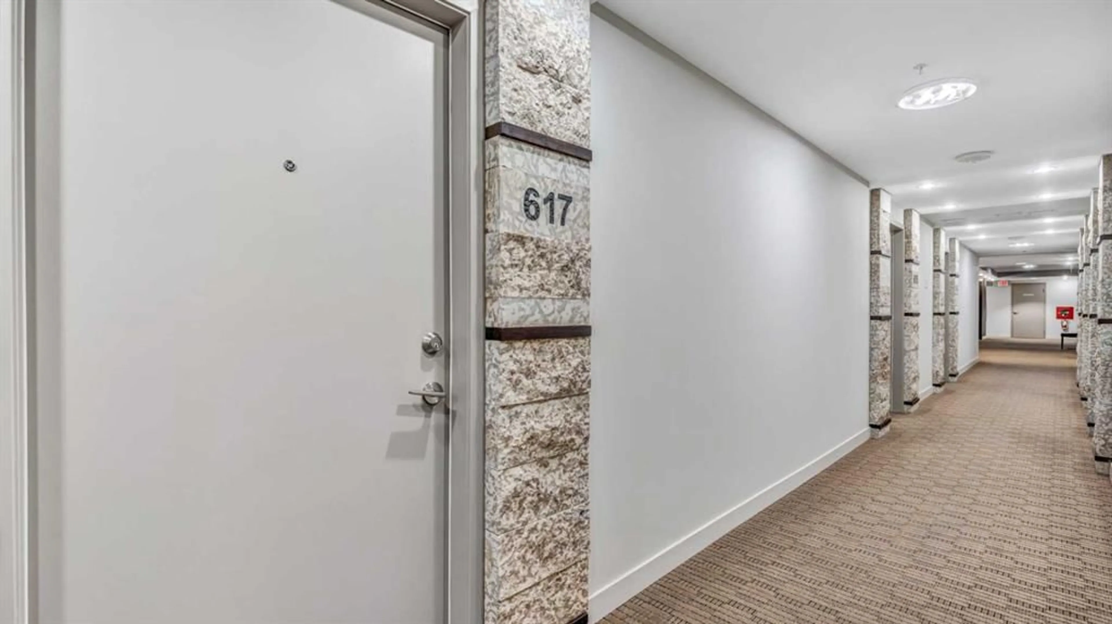 pillar/IMG-A2321553_3.jpg