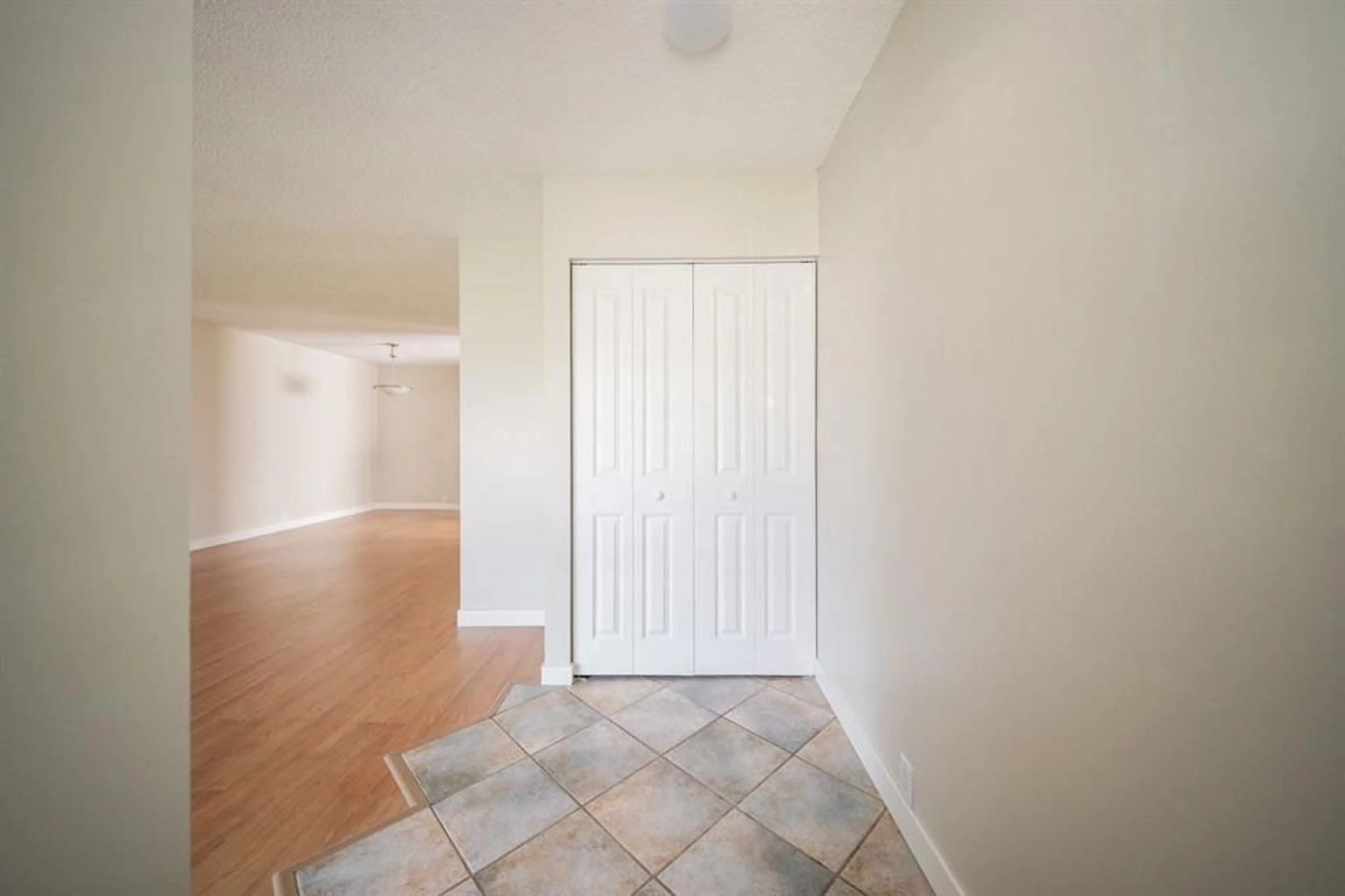pillar/IMG-A2321660_4.jpg