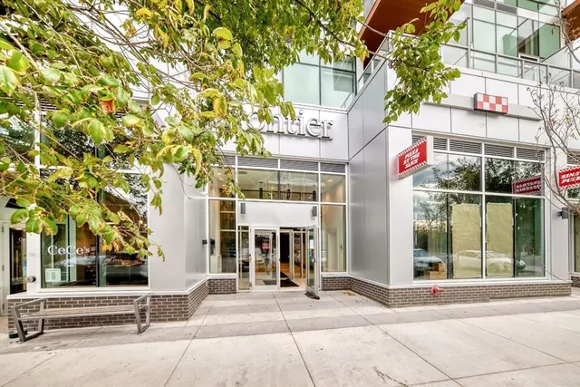 110 18A St #201, Calgary