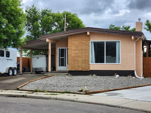 5404 5th St, Claresholm 2