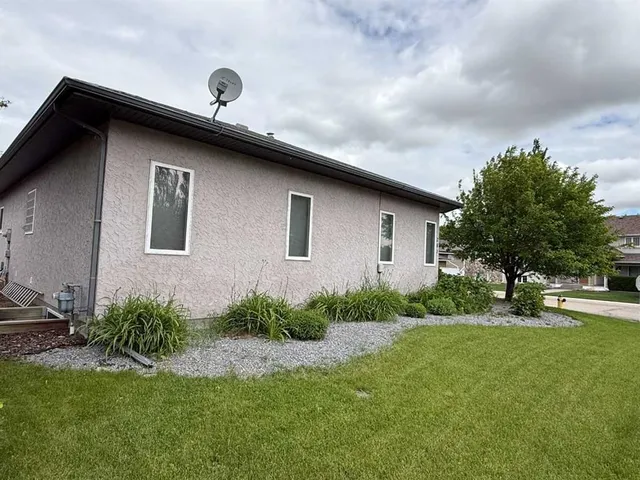 201 Aspen Way, Vulcan 4