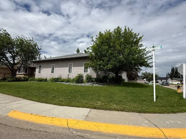 201 Aspen Way, Vulcan 5