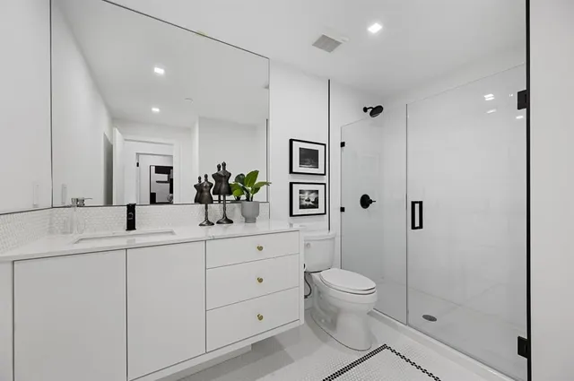 8505 Broadcast Ave #114, Calgary 4