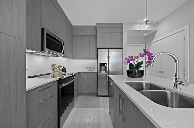 63 Corner Glen Cres #2116, Calgary 3