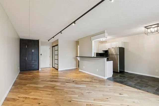 128 15 Ave #306, Calgary 5