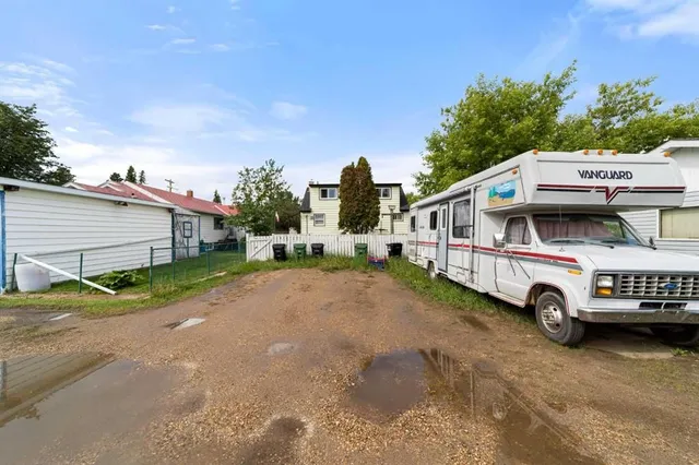 5219 50 Ave, Camrose 5