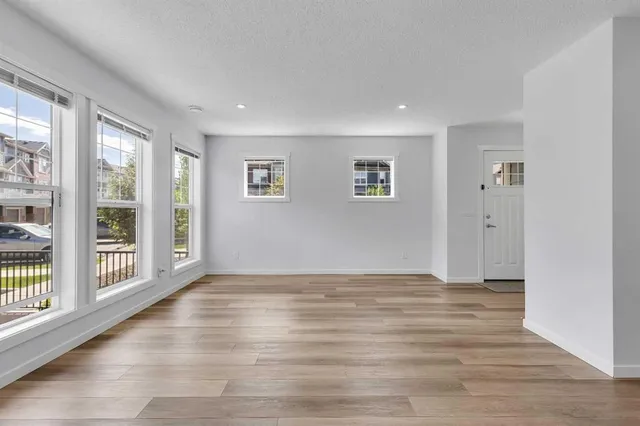 237 Cranbrook Sq, Calgary 5