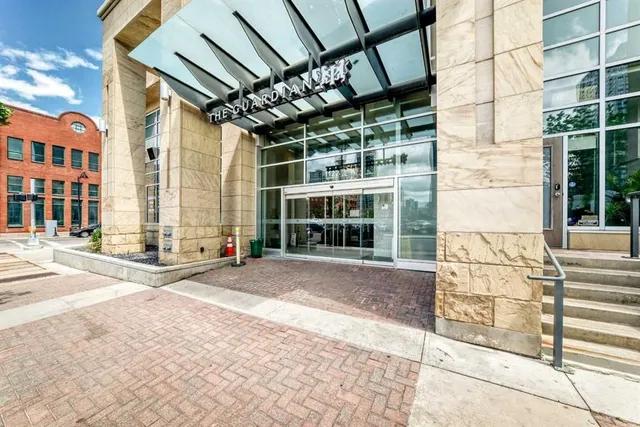 1122 3 St #1202, Calgary 2