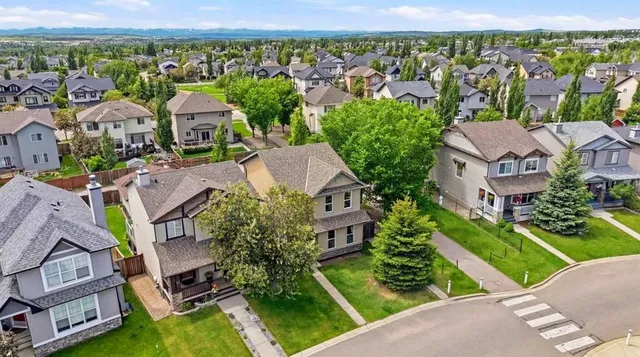 13 Drake Landing Way, Okotoks 2