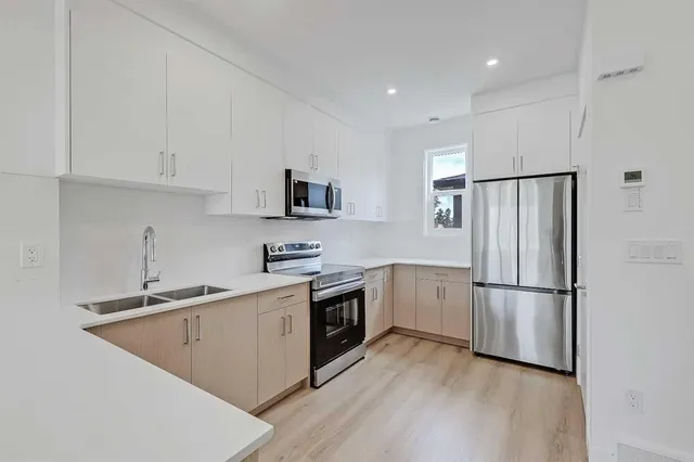3550 45 St #107, Calgary 4