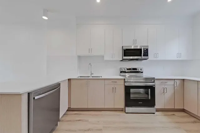 3550 45 St #107, Calgary 5