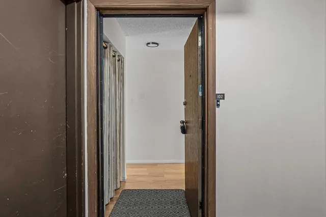 417 Beaver St #102, Banff 2