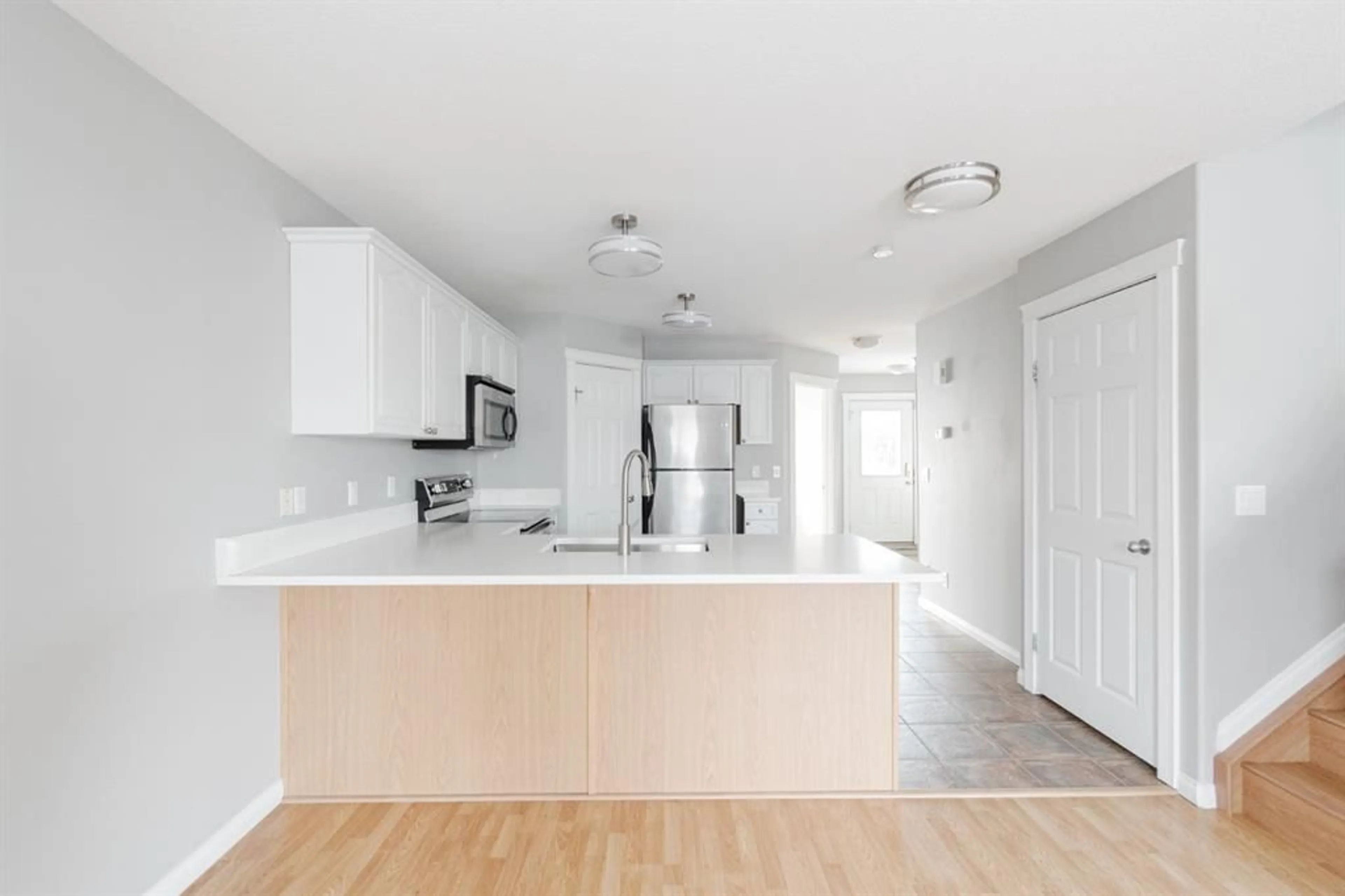 pillar/IMG-A2322818_3.jpg